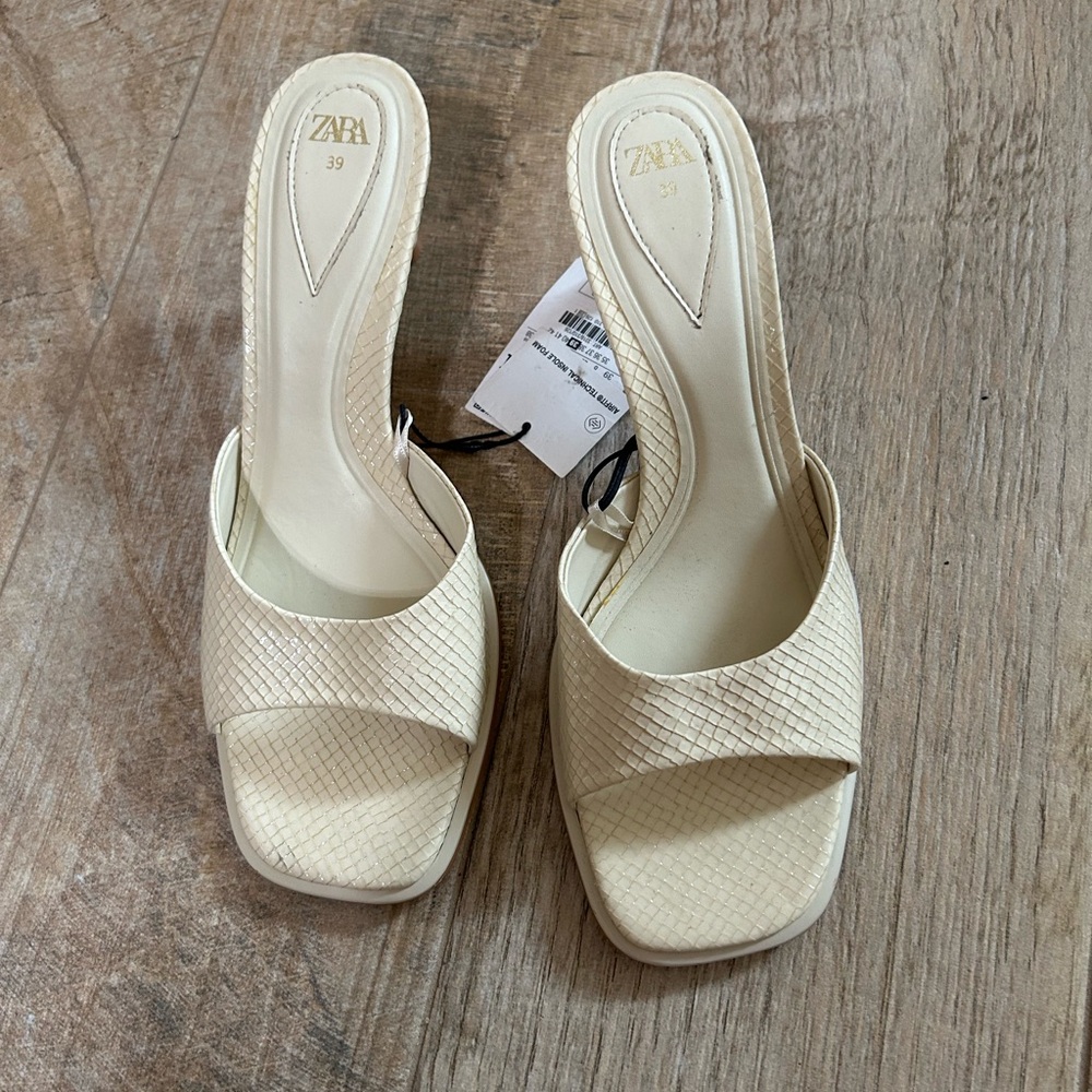 Zara Ivory Kitten Heels Size 9